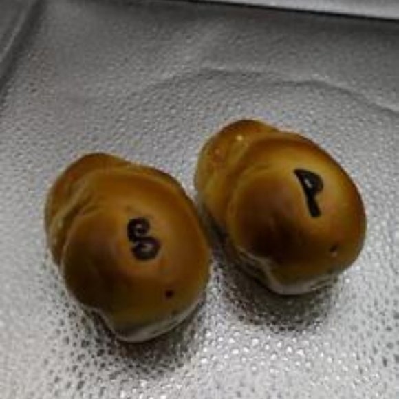 VINTAGE BREAD ROLLS SALT AND PEPPER SHAKERS/CM INC CHADWICK JAPAN - Picture 1 of 4